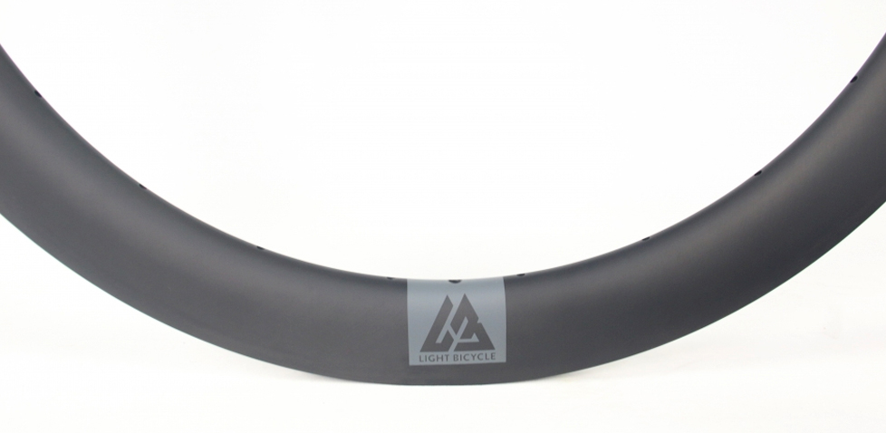 tubeless light carbon road disc rim